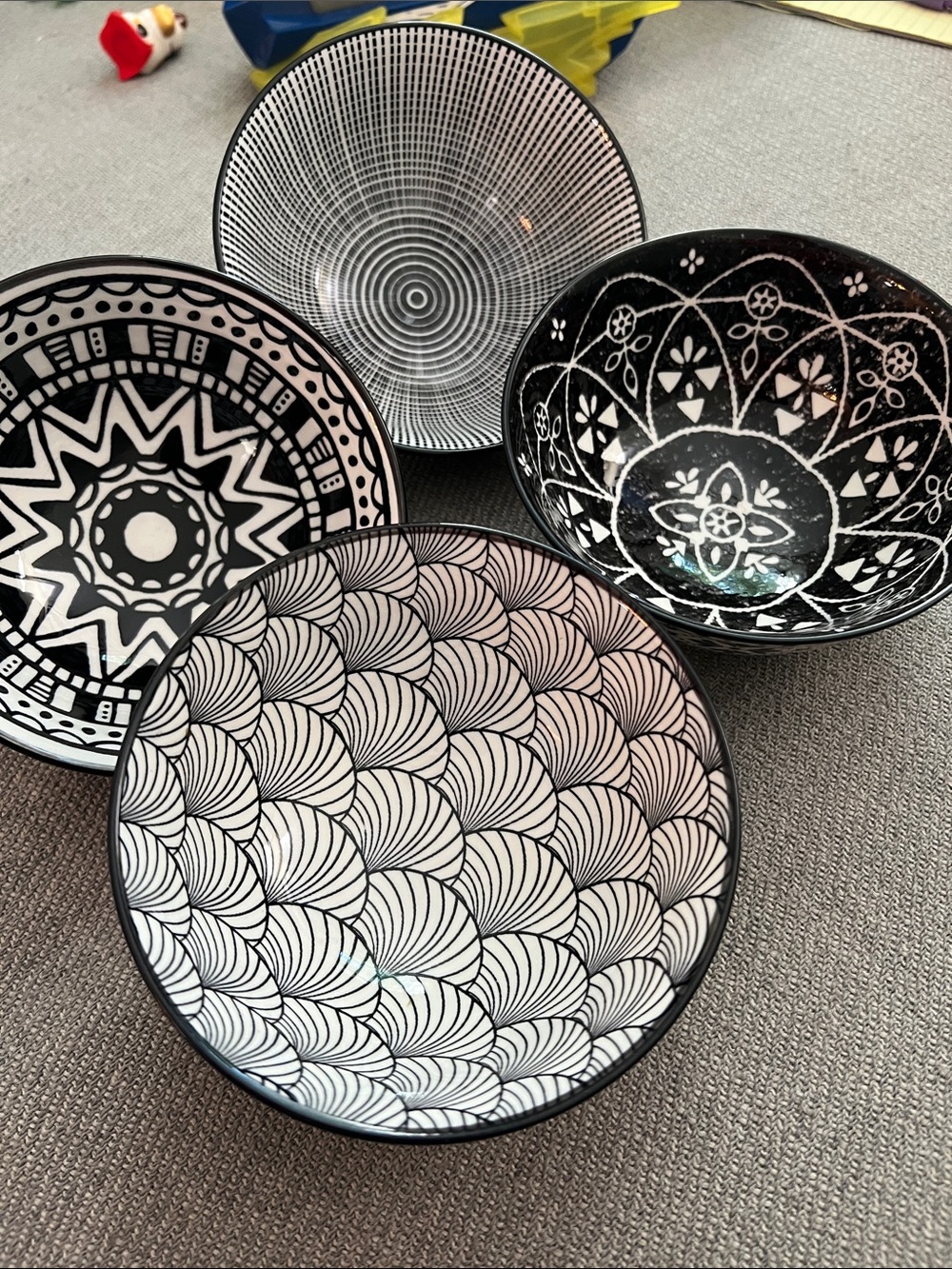 Black & White Hand-Painted Ceramic Bowl Set - Rice or Dessert Bowl - 4 Pieces
